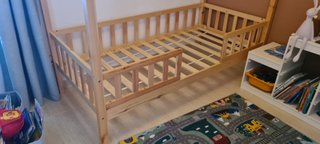 Cama infantil tipo casita de madera Muemue
