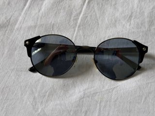 Pack Gafas de Sol, varias marcas algunas buenas.