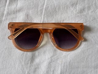 Pack Gafas de Sol, varias marcas algunas buenas.