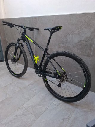 Bicicleta de Montaña Cube