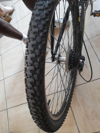 Bicicleta Montaña Verde y Negra