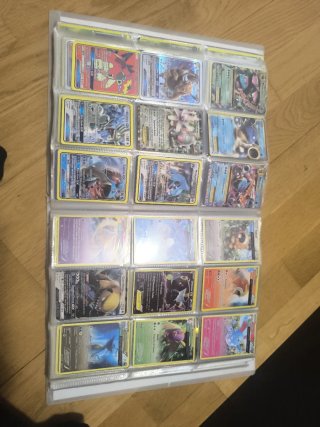 Álbum de cartas Pokémon completo