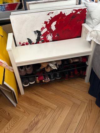 Banco zapatero blanco con estantes
