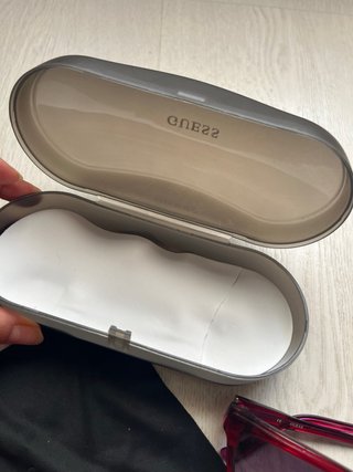 Gafas de sol Guess rojas
