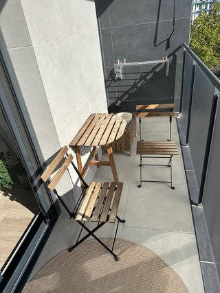 Conjunto Mesa y 2 Sillas Plegables Madera