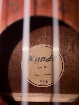 Ukelele Kunde Sun 21 con funda
