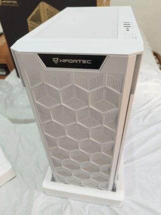 PC Gamer Ryzen 7 + RTX 4060 — 32GB / 2TB