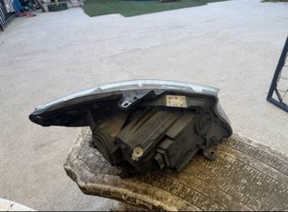 Faro Izquierdo Mercedes Clase V