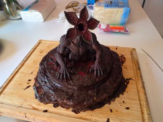 Adorno Tarta Demogorgon Alquiler