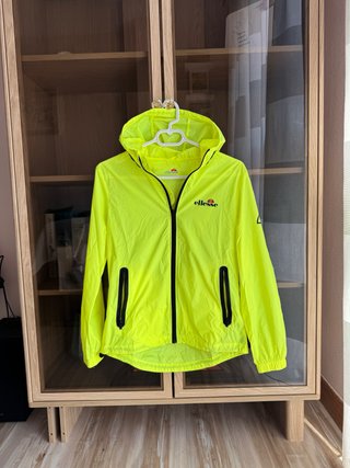 Chubasquero ellesse amarillo talla S