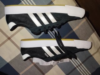 Zapatillas Adidas Nora Skate Negras Blancas