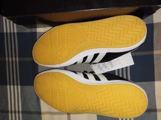 Zapatillas Adidas Nora Skate Negras Blancas