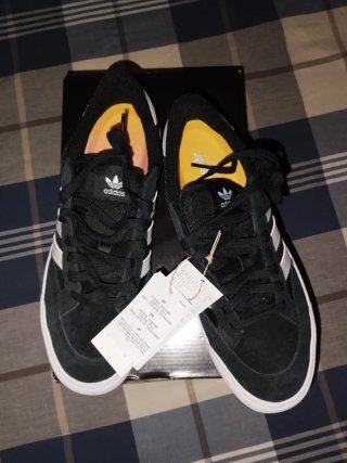 Zapatillas Adidas Nora Skate Negras Blancas