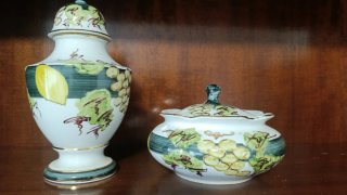 2 Jarrones de Porcelana Decorados