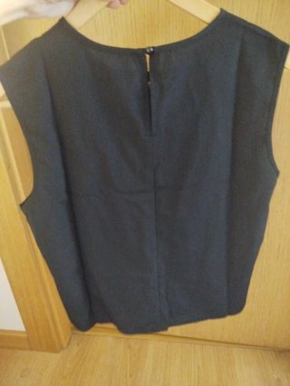 Camiseta negra sin mangas talla S