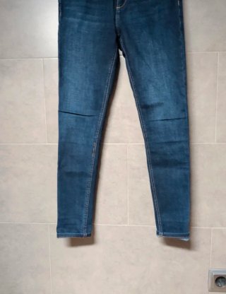 Pantalones pitillo Mango talla S