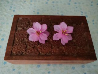 Pendientes flor Parfois Lila. Sin estrenar