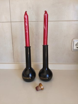 Pareja candelabros Botella Darimus tinto dulce...