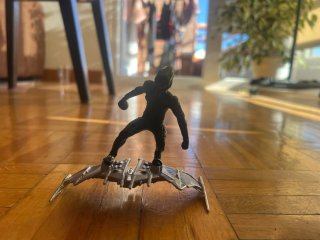 Figura Duende Verde con planeador