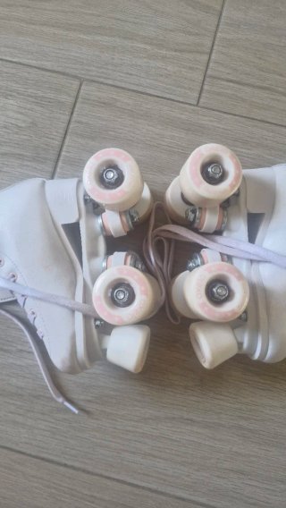 Patines blancos con cordones rosas Talla 31