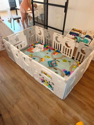 Parque infantil modular para bebés en muy buen est