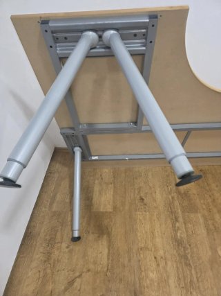 Mesa grande Ikea madera y metal