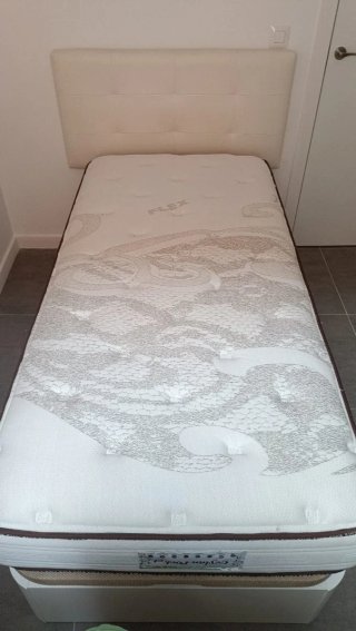 Canapé 90cm nuevo con colchón Flex y cabecero