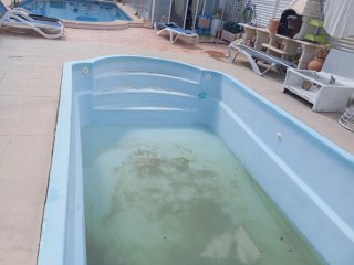 Piscina de poliéster de 6 x 3 metros