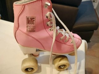 Patines rosas de 4 ruedas para niña