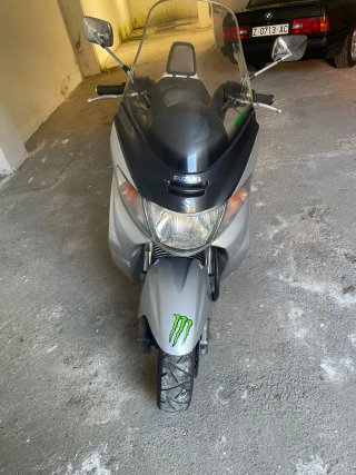 Suzuki Burgman 400 Maxi Scooter