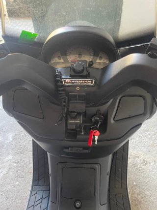 Suzuki Burgman 400 Maxi Scooter