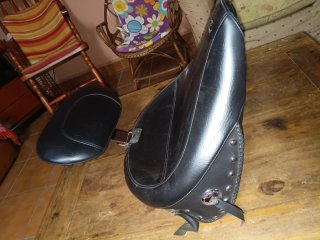 Asiento Mustang Harley Davidson Softail