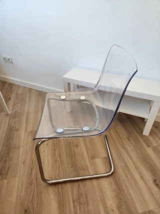 Sillas TOBIAS IKEA transparente y metal