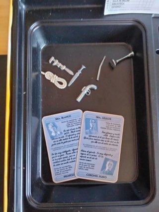 Juego de Mesa Cluedo de Parker incompleto.