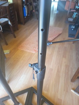 Soporte de suelo para altavoz (2)