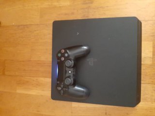 PS4 Nera + Volante Ferrari Negoziabile