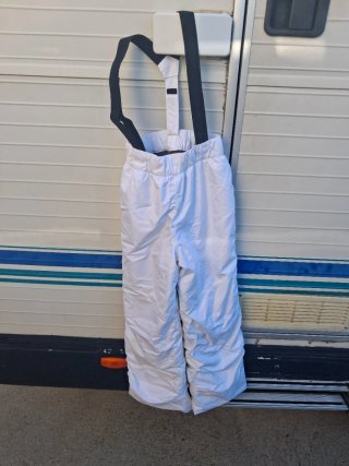 Pantalón de nieve blanco con tirantes