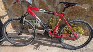 Bicicleta de Montaña Roja BH