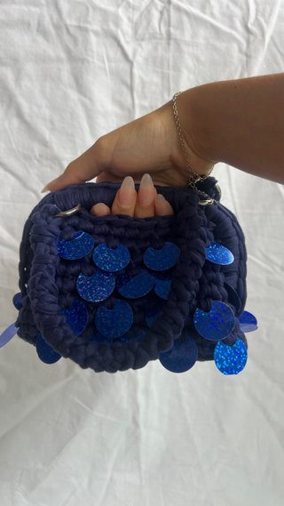 clutch blu con paillettes