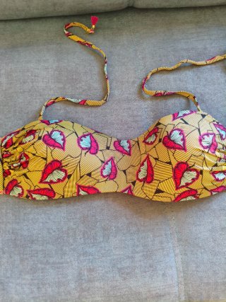 Top bikini estampado