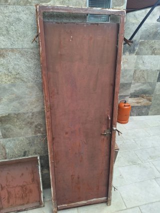 Puerta de hierro