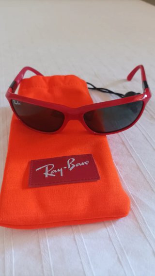 Gafas de sol Ray-Ban niño rojas