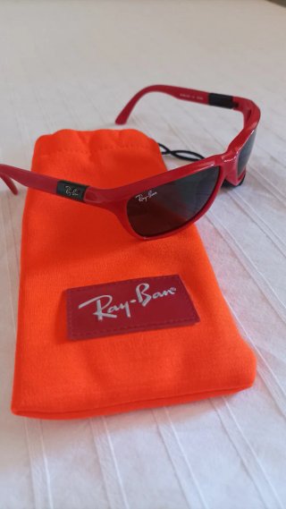 Gafas de sol Ray-Ban niño rojas