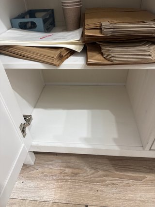 Cajonera blanca de madera