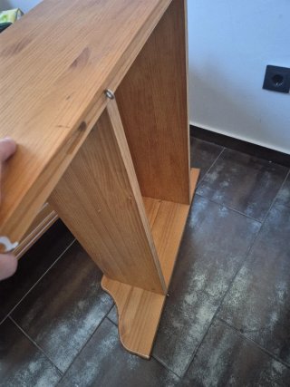 Estantería de madera para dormitorio