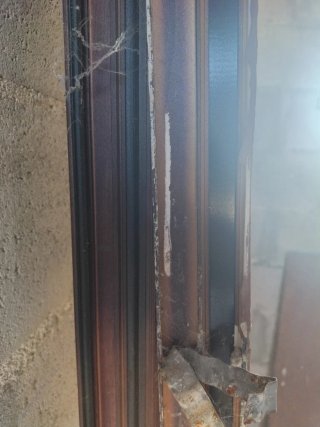 Puerta de aluminio con cristal