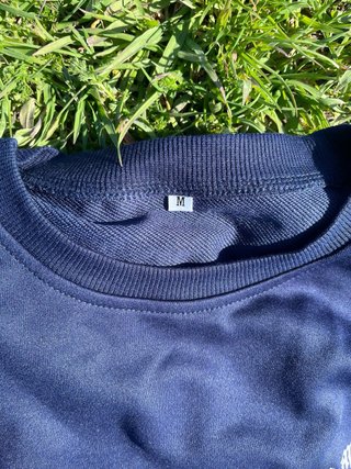 Sudadera azul con logo