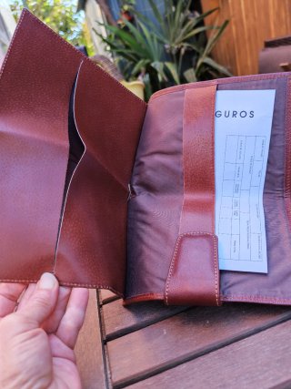 Portadocumentos de piel para el coche