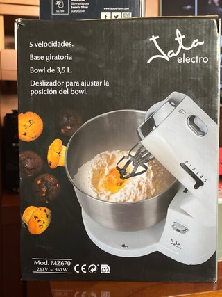 Amasadora Jata Electro con bowl y accesorios