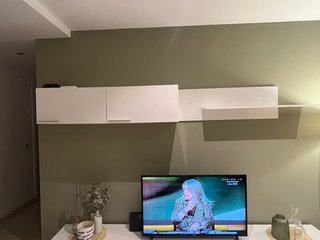 Mueble TV blanco 2,60x42 alto 43 + Estantería